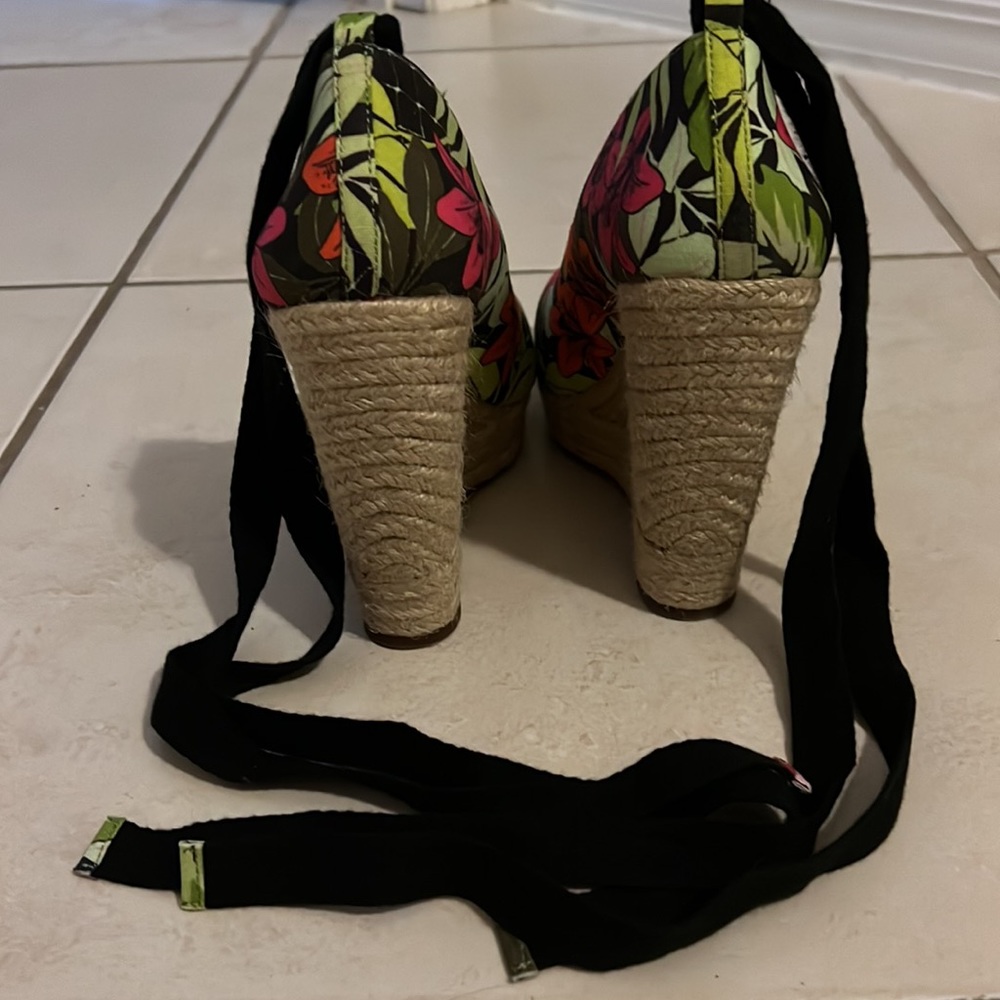 Jessica Simpson Wedges - Picture 5 of 11
